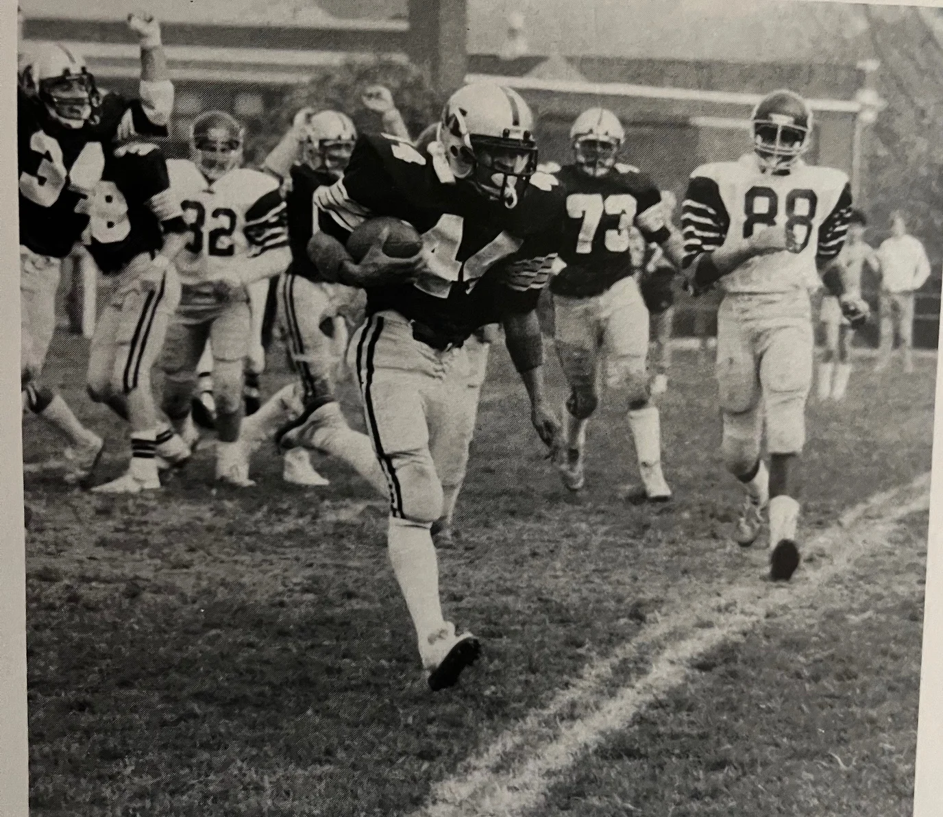 Malvern Prep RB headed to the endzone