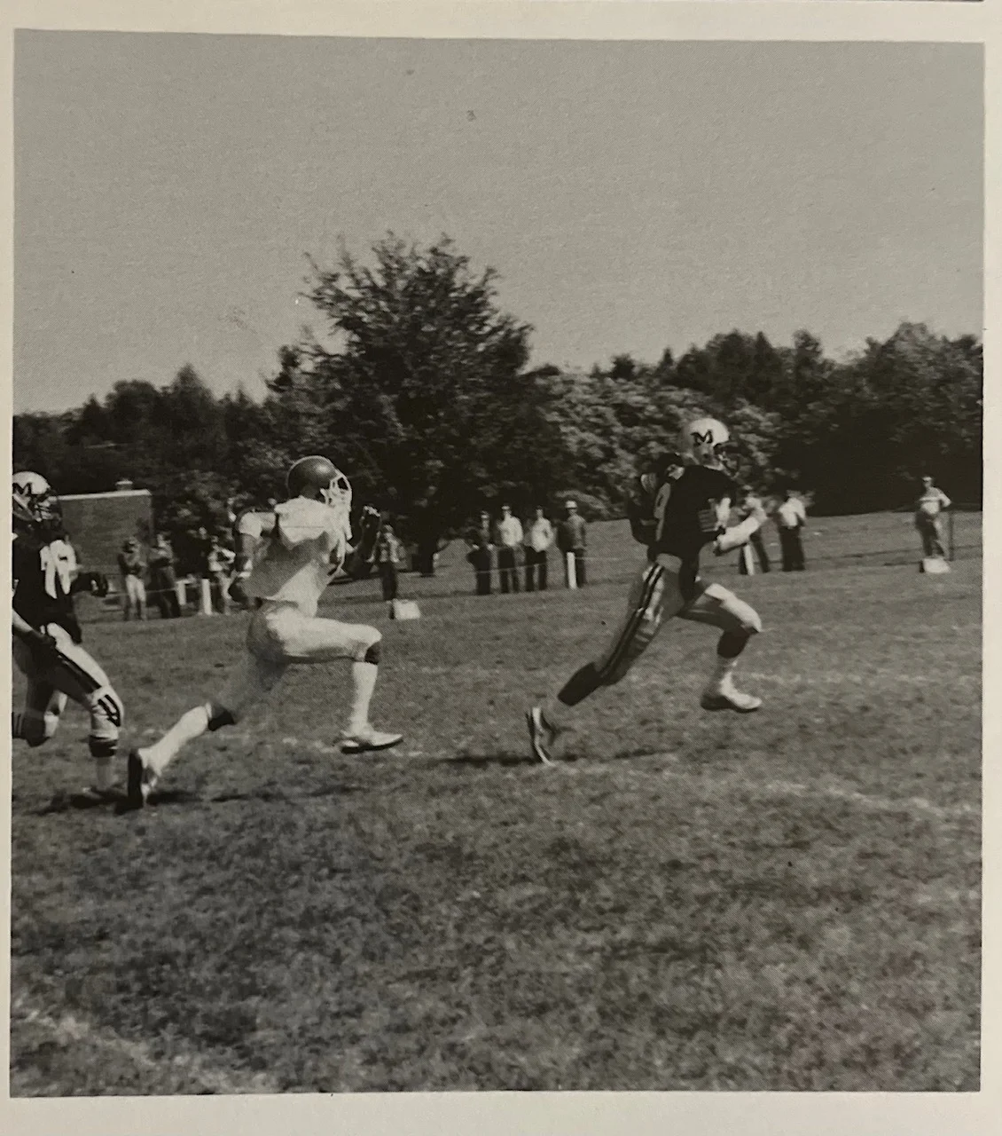 1985 Malvern RB headed to the endzone